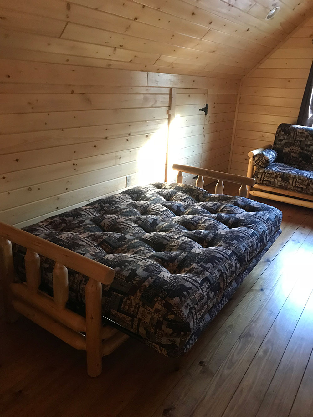loft-cabin-futons